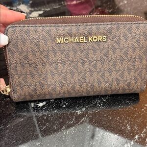 Michael Kors Tan Interior Zip Card Organizer with Gold Hardware